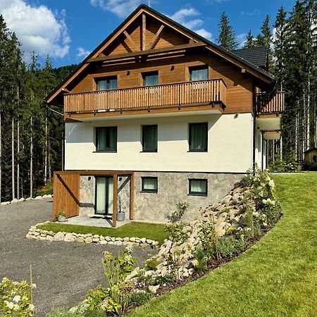Apartmany Kellov Dom 迪马诺卡多林纳 外观 照片