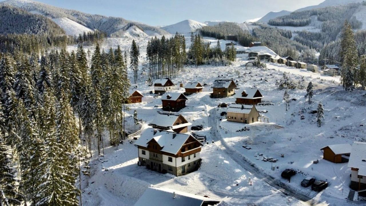 Apartmany Kellov Dom 迪马诺卡多林纳 外观 照片