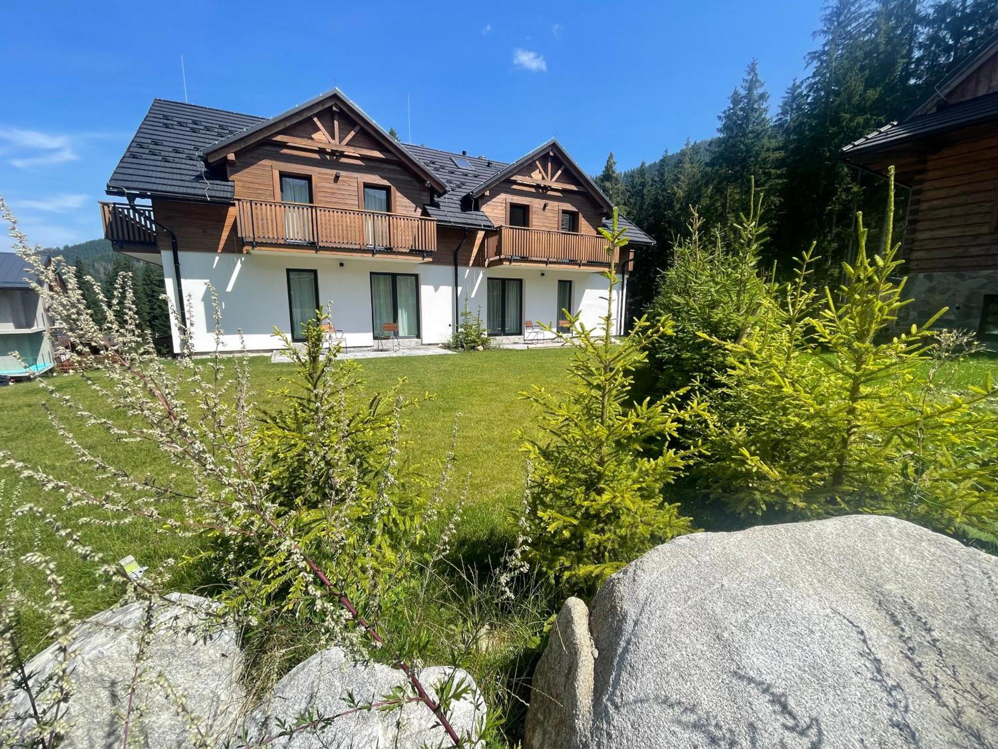 Apartmany Kellov Dom 迪马诺卡多林纳 外观 照片
