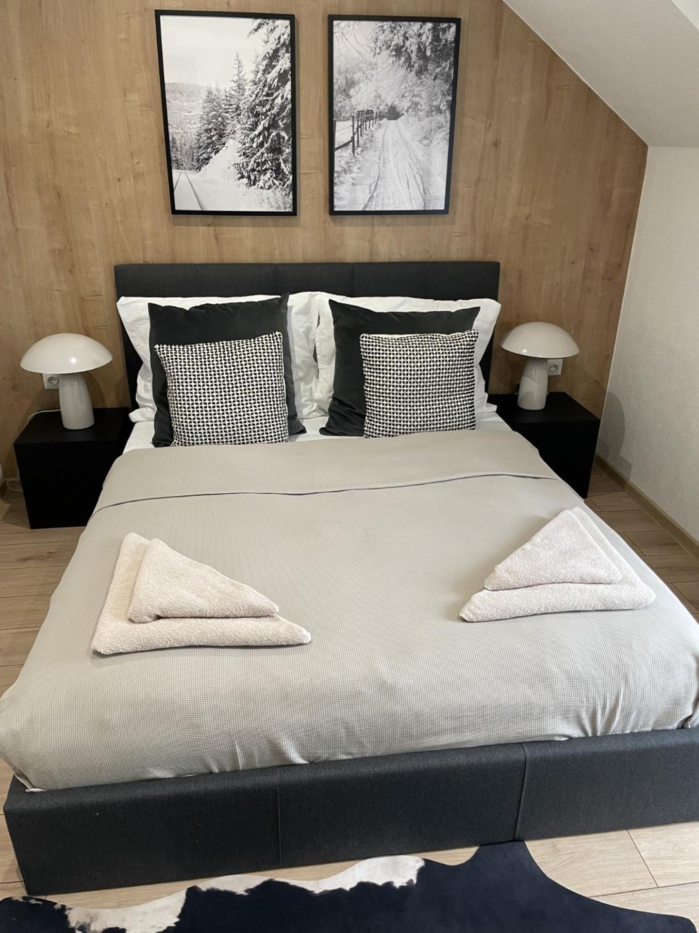 Apartmany Kellov Dom 迪马诺卡多林纳 外观 照片