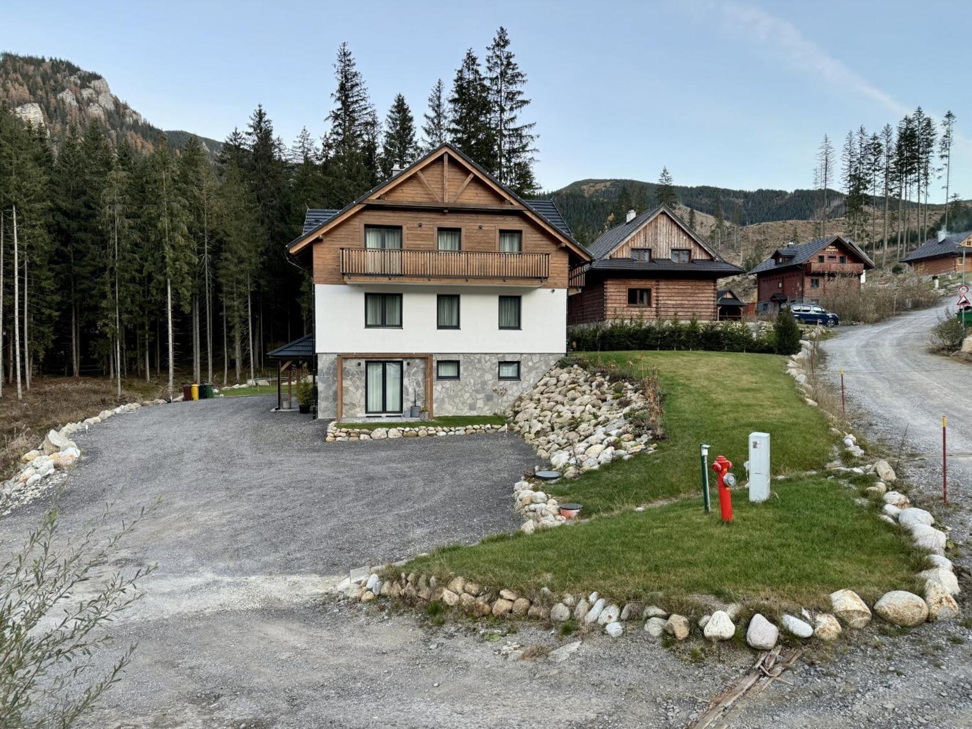 Apartmany Kellov Dom 迪马诺卡多林纳 外观 照片