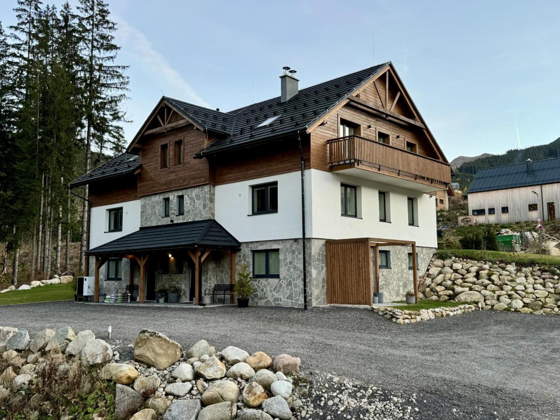 Apartmany Kellov Dom 迪马诺卡多林纳 外观 照片